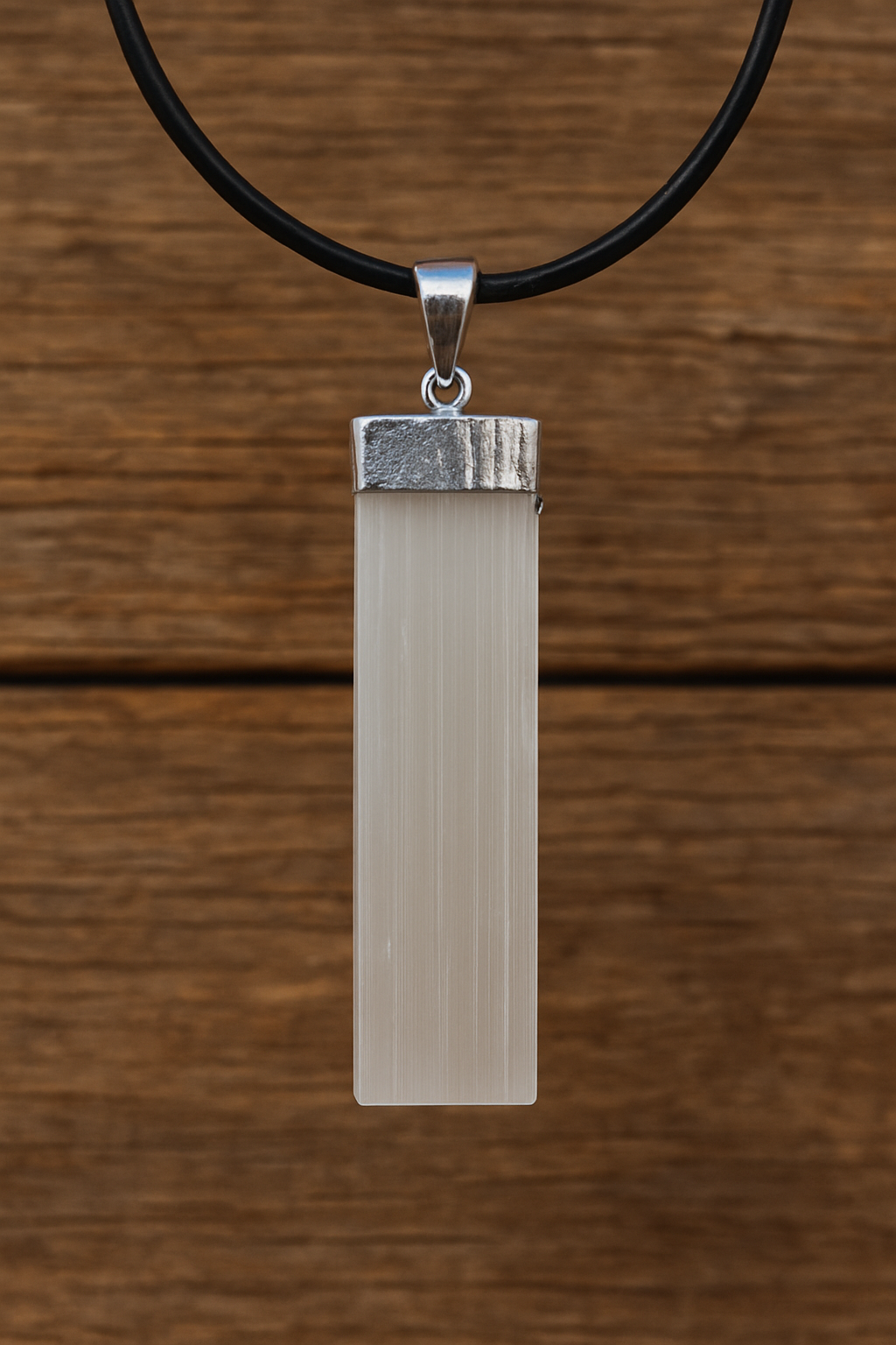 Natural Selenite Pendant Necklace – Healing Crystal Jewelry for Protection, Cleansing & Positive Energy
