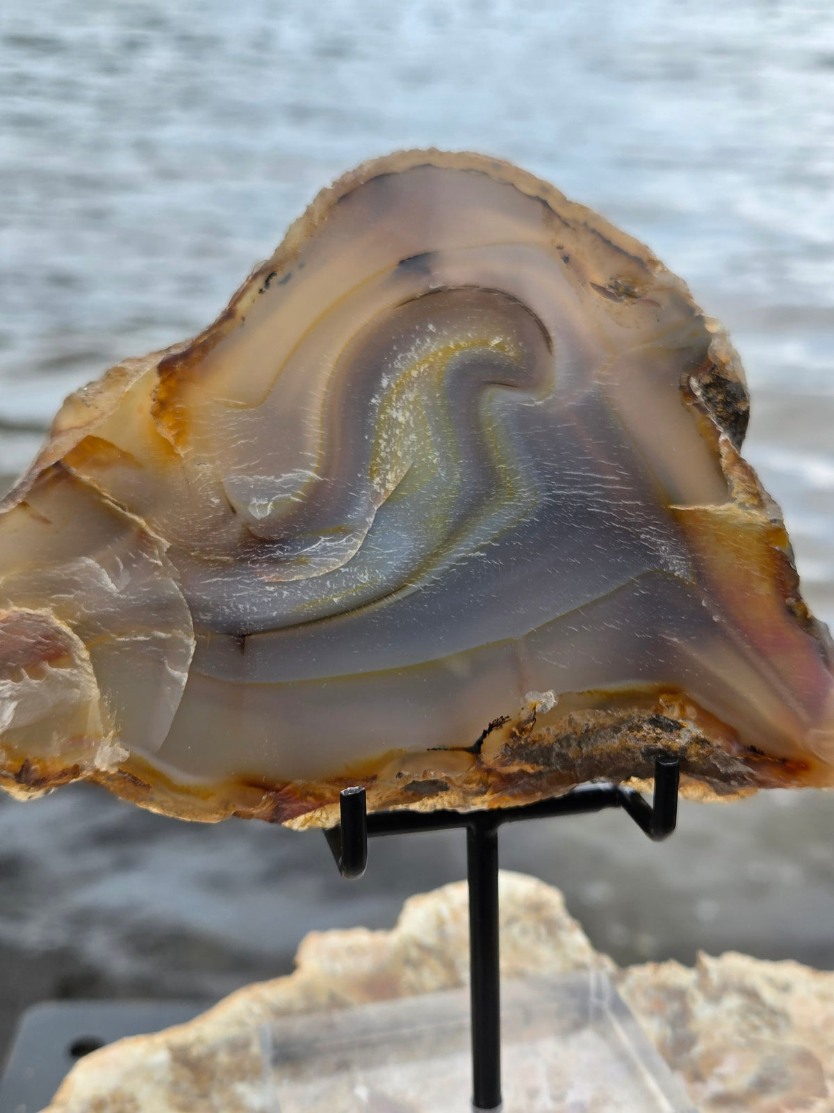 Agate slice side view