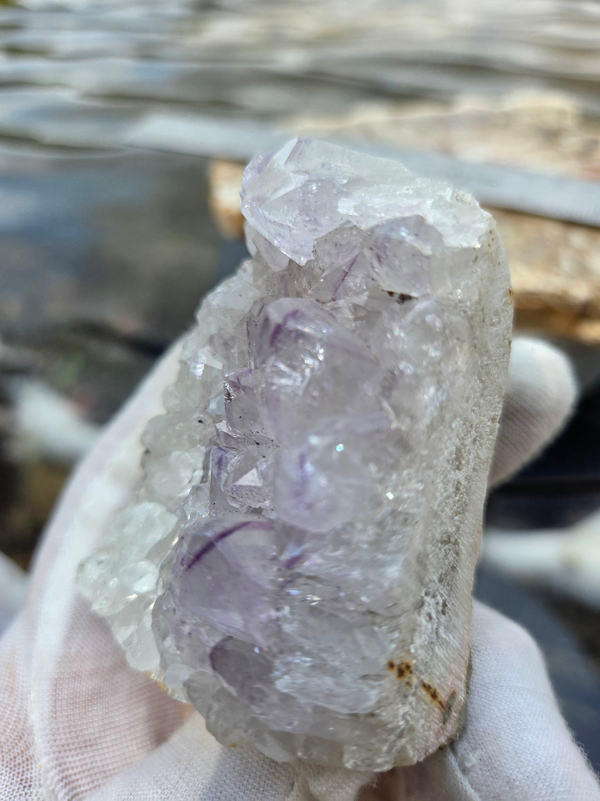 Freestanding amethyst cluster side profile