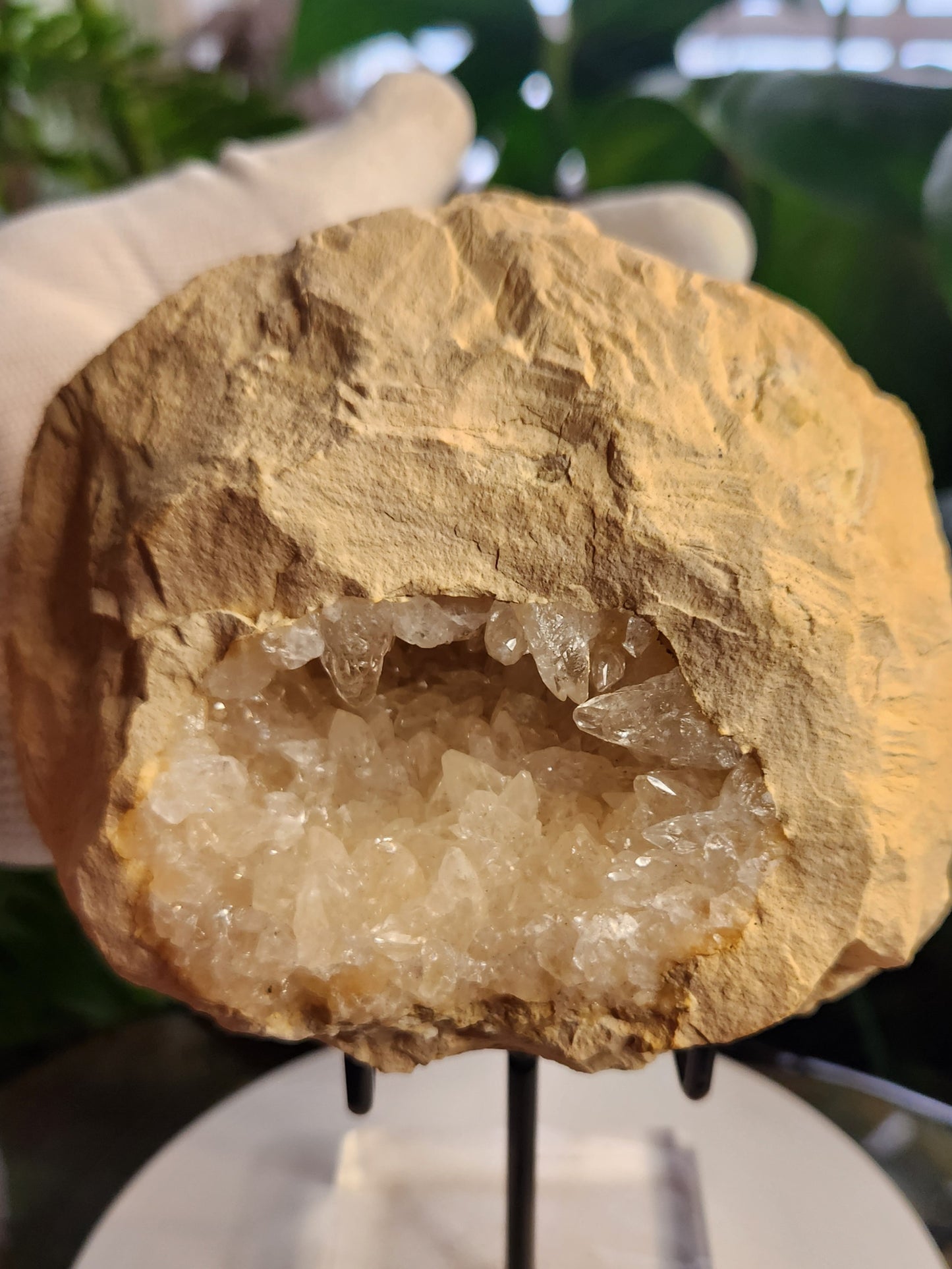Natural Moroccan Quartz Geode – Crystal-Filled Geode from Morocco