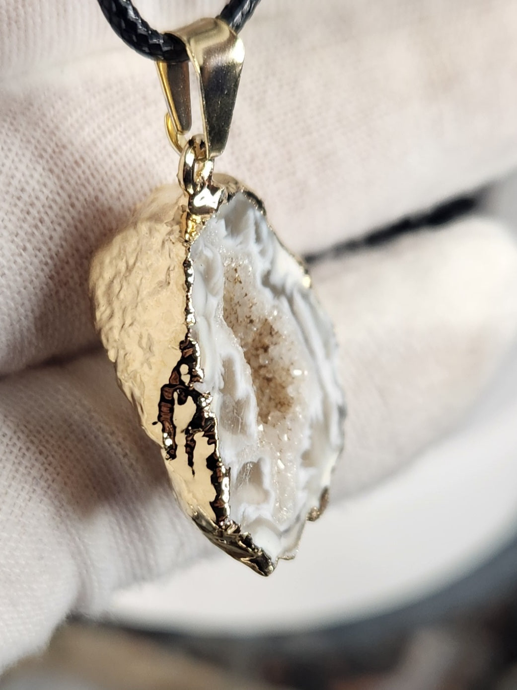 Agate Geode Crystal Necklace – Natural Druzy Quartz Geode Pendant, One of a Kind Statement Jewelry