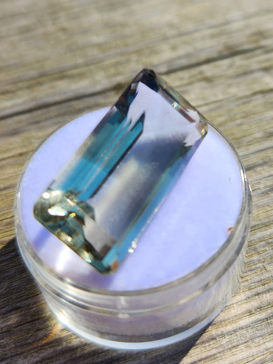 20.27 CT Natural Green Amethyst Gemstone – Octagon Cut Prasiolite from Brazil | Transparent Mint-Green Collector Gem & Jewelry Stone